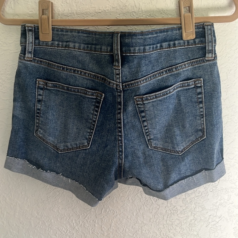 NWT Just USA Light Denim Cuffed Mid-Rise Shorts | Size 26 - Picture 3 of 5